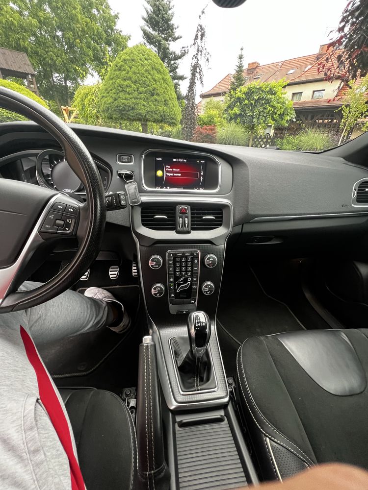 Sprzedam Volvo V40 T3 R-Desing