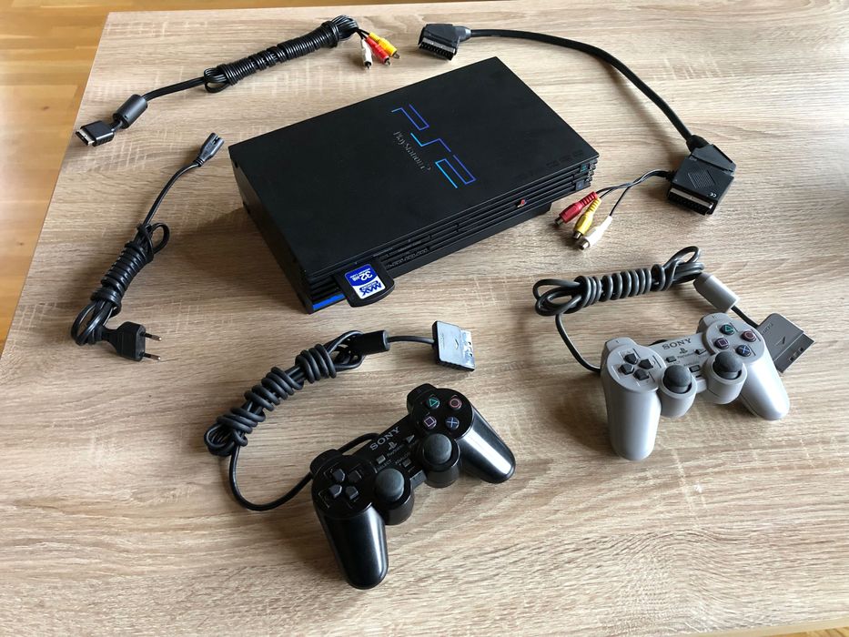 Konsola PlayStation 2, pełne okablowanie + 2 pady