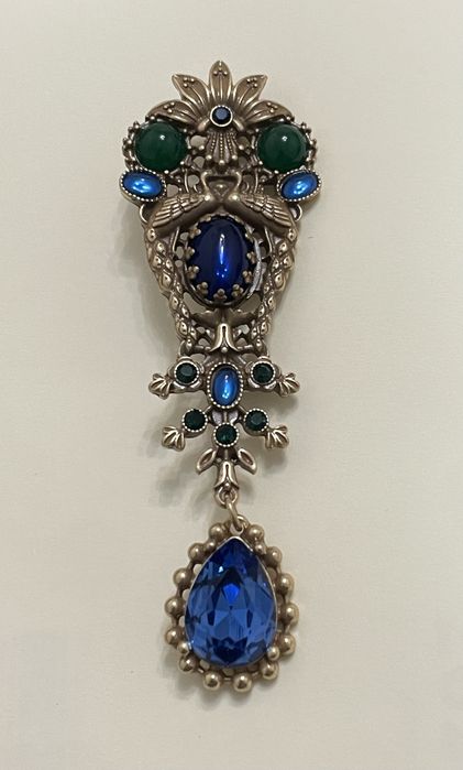 Брошка у вінтажному стилі