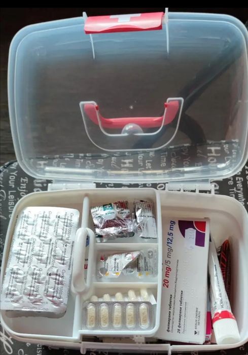 Caixa pequena para arrumar medicação