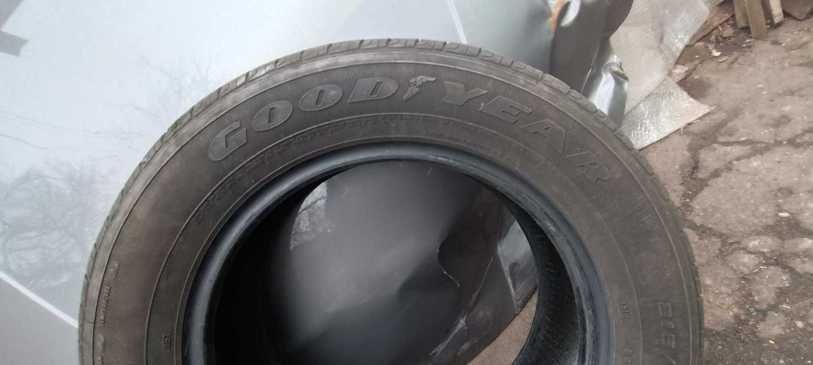 Шини Резина GoodYear Viva 3 All-season 215/60 R16 6мм 18 год