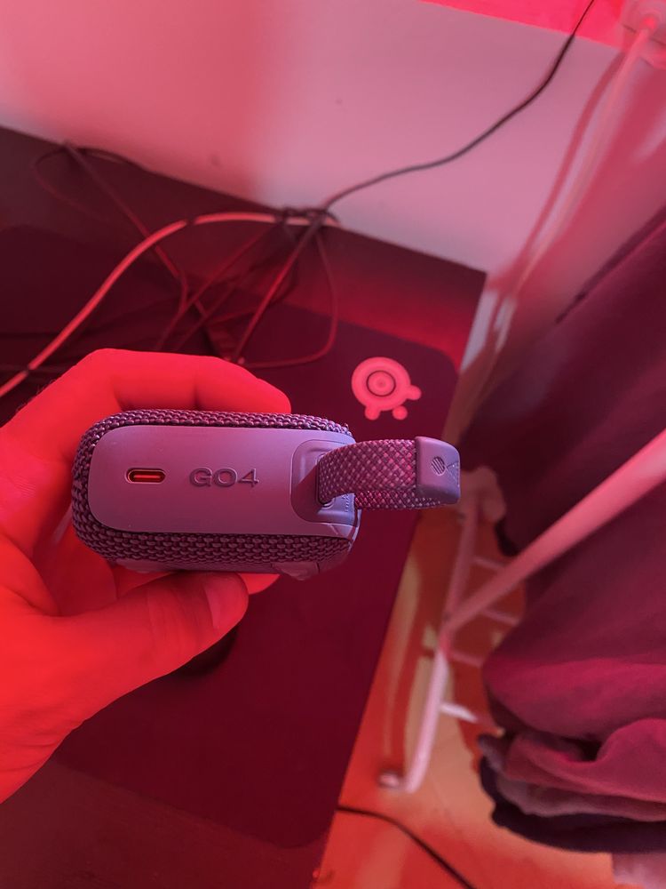 Jbl go4 como nova