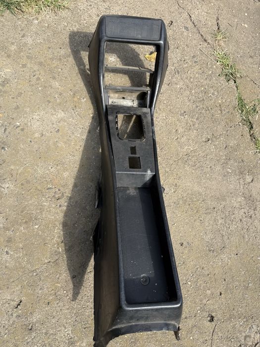 Тонель на коробку мерседеса 123