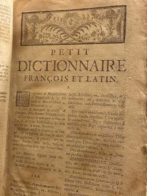 Dicionário Raro – Petit Dictionnaire François et Latin [Século XVIII]