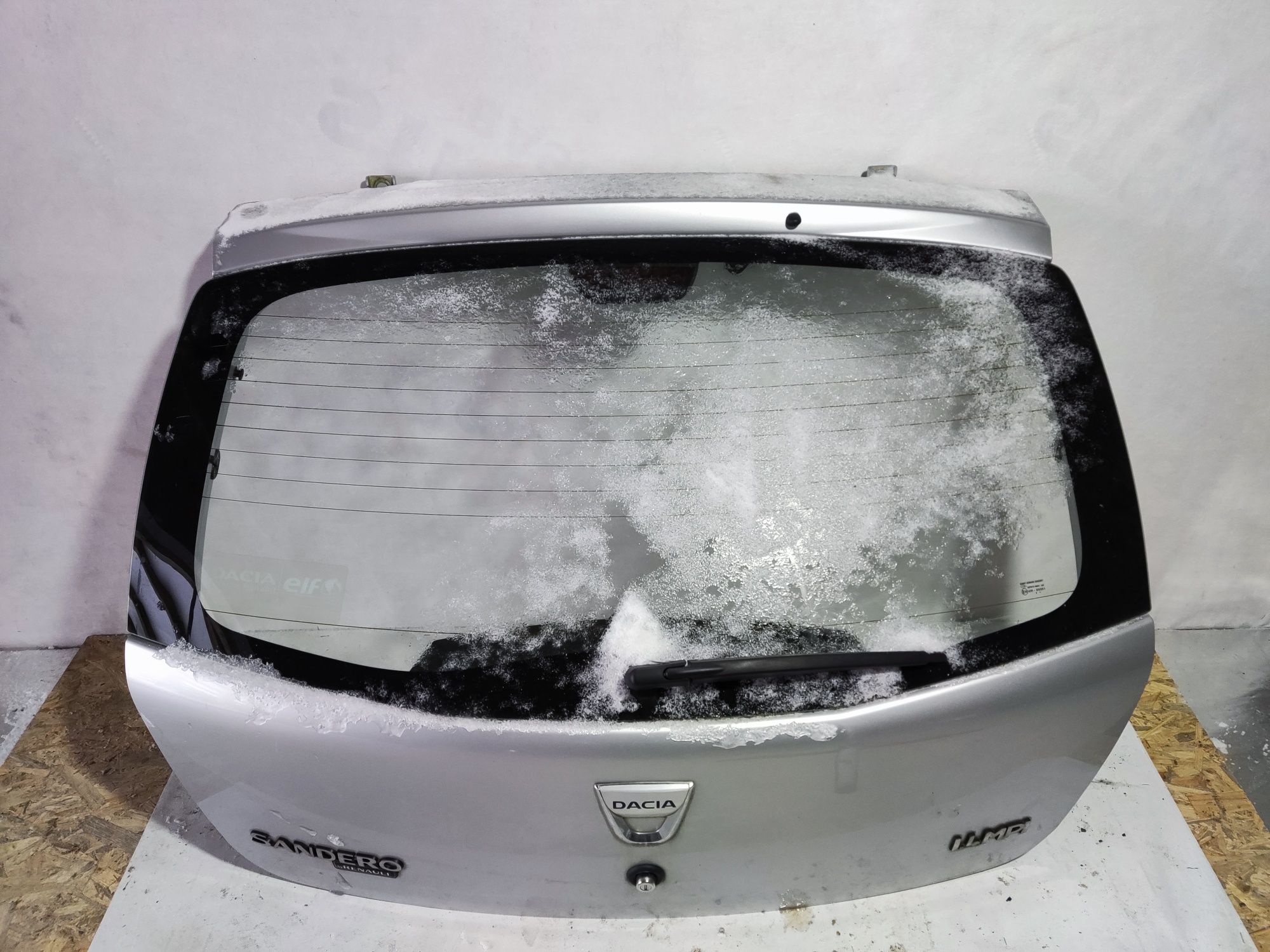 Кришка Багажника Dacia Sandero(2008-2012) Колір TED69. Комплектна в ід