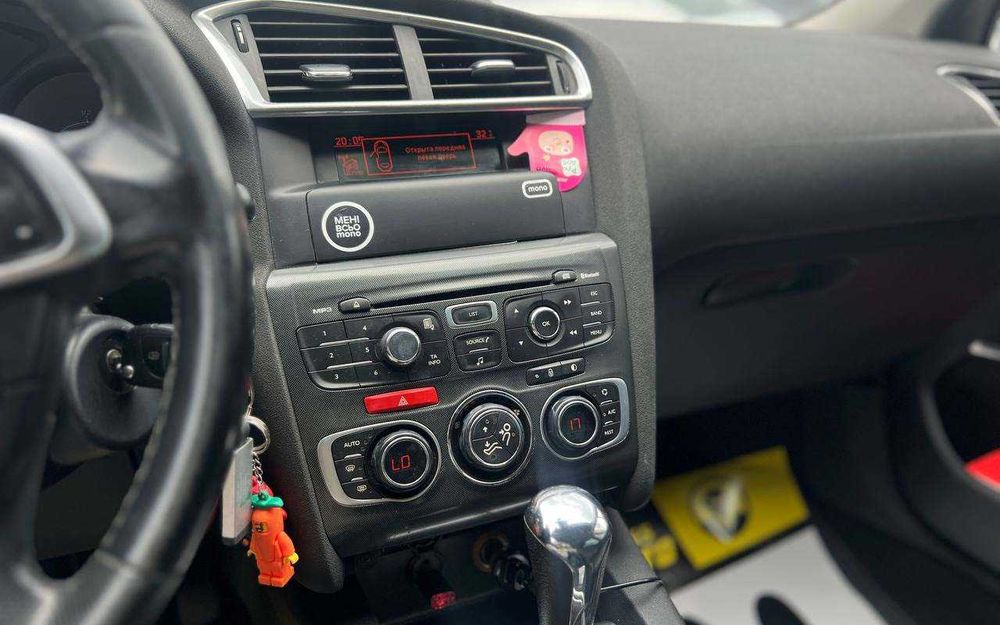 Citroen C4 2011 року