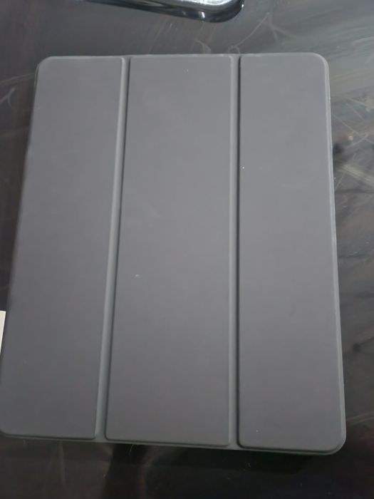 Capa preta p/ iPad Pro 12.9” –  nova