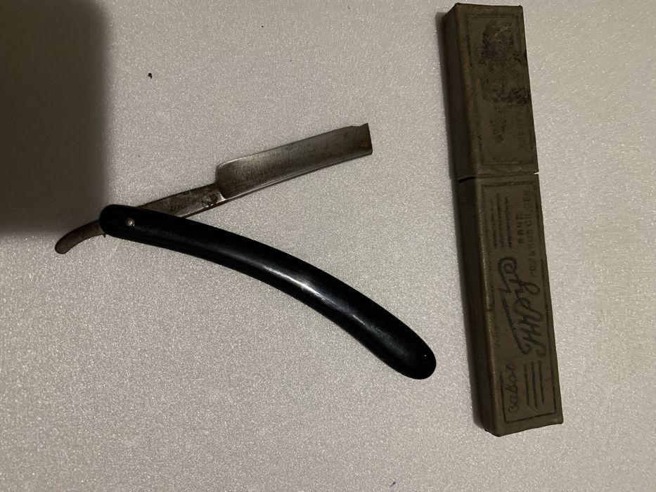 Опасная бритва Труд.