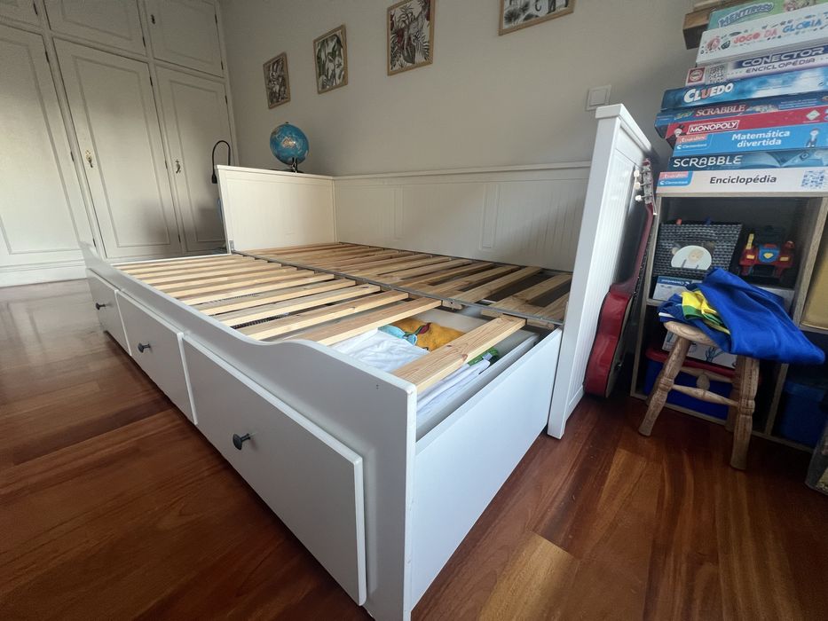 Cama Ikea Hemmes - gavetao + 3 gavetas