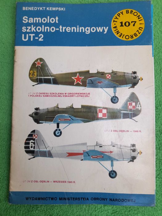 TBiU samolot szkolno-treningowy UT-2 i samolot myśliwski Hurricane