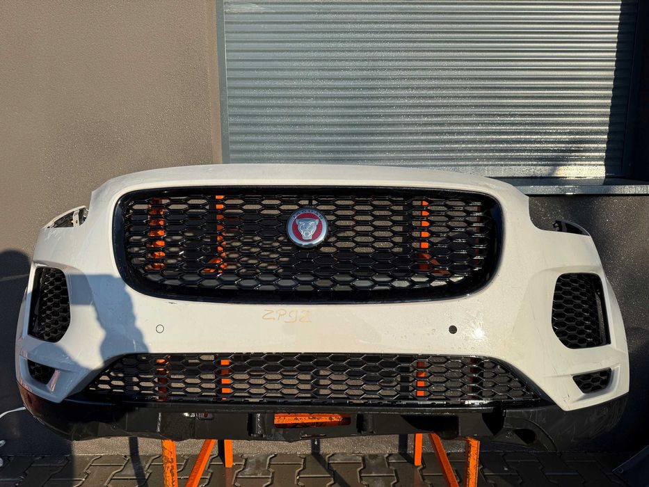 Jaguar E-pace X540 Передній бампер