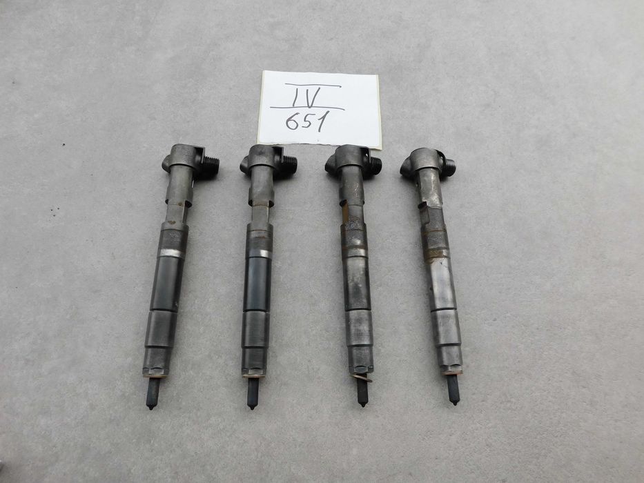 Wtryski wtryskiwacze paliwowe komplet 4 szt Sprinter W906 2.2 CDI 651