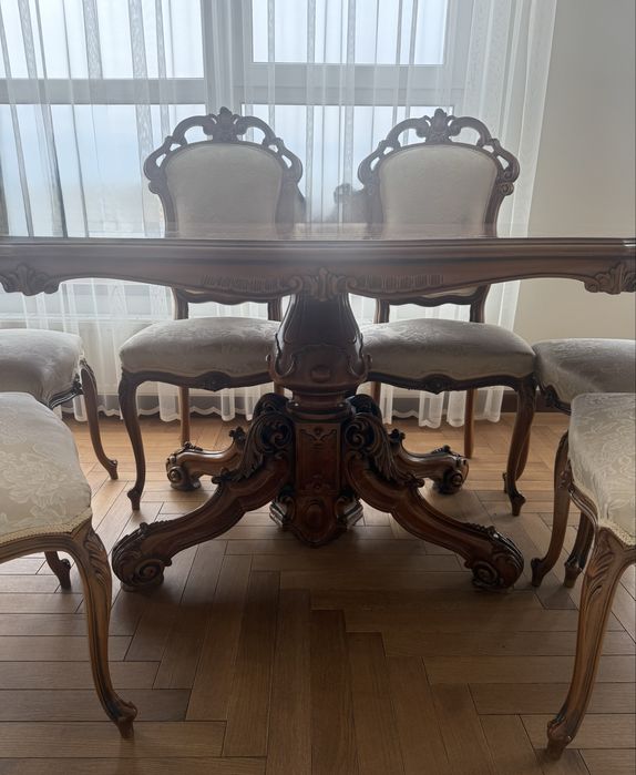 Антикварний стіл, барокко