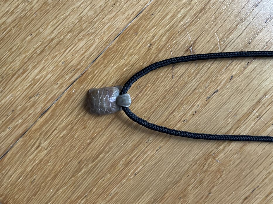 Fios com Amuletos