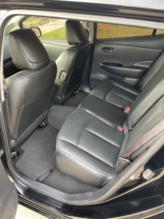 Продам Nissan leaf