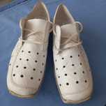 Damskie sneakersy marki RIEKER w rozmiarze 39.