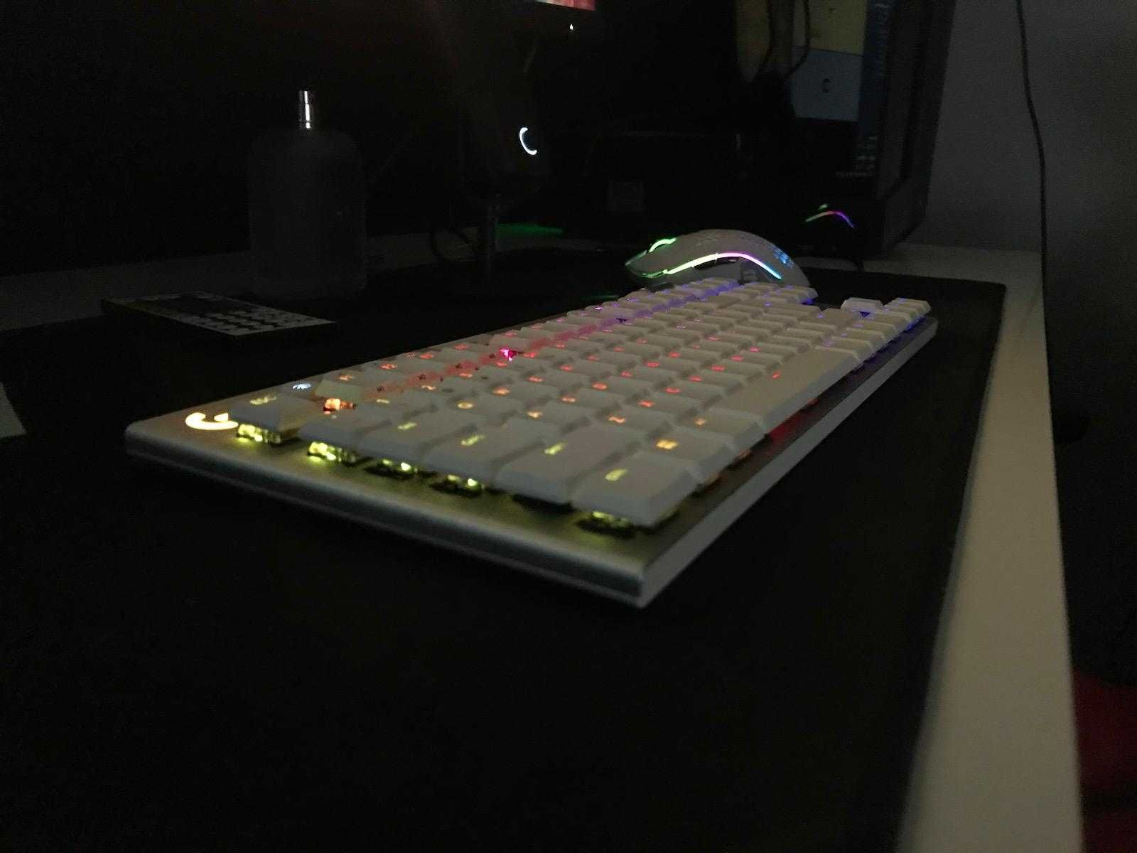 Teclado Logitech G915 TKL Branco (Como novo)