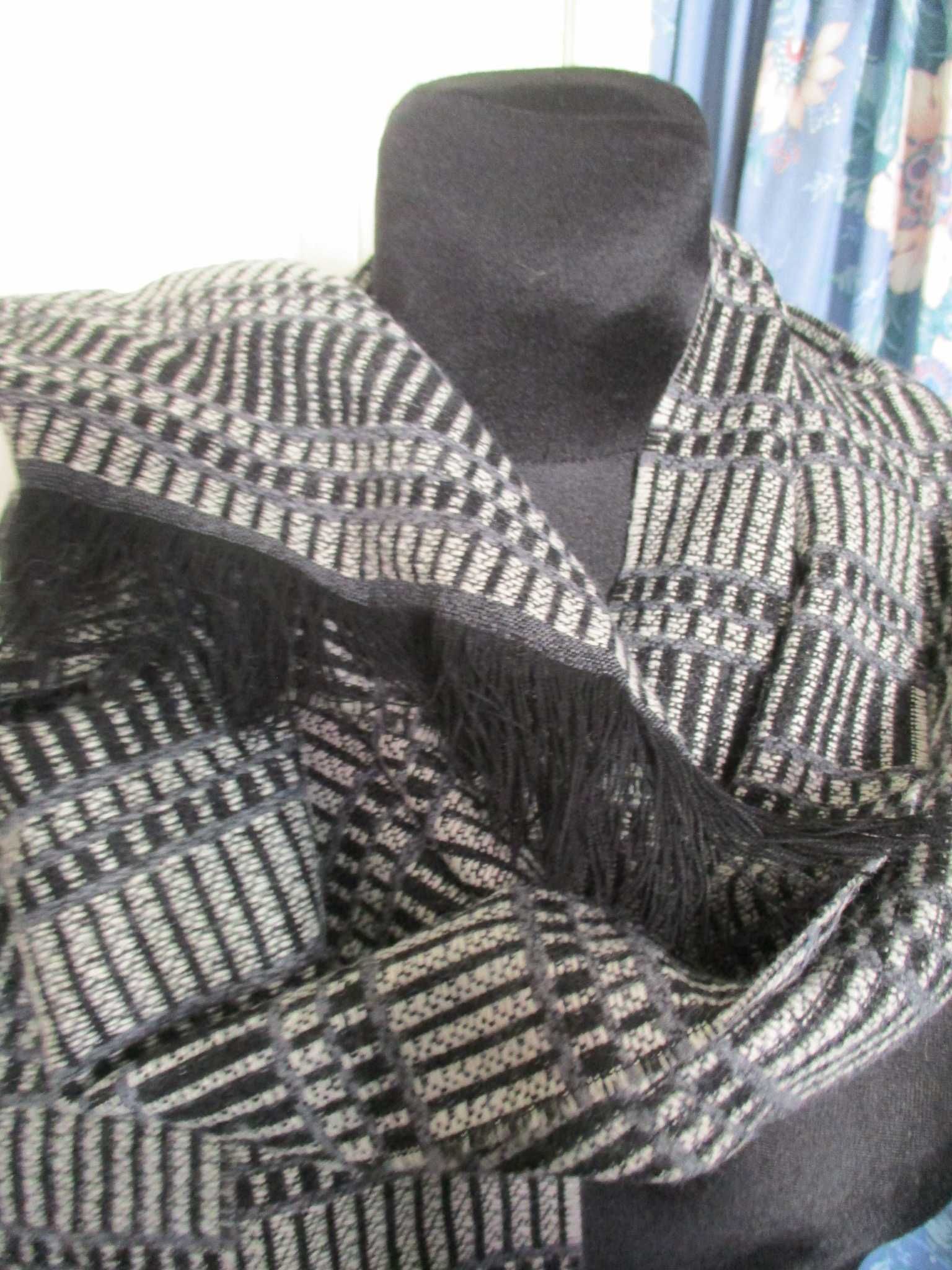 шарф мужской.серого цвета