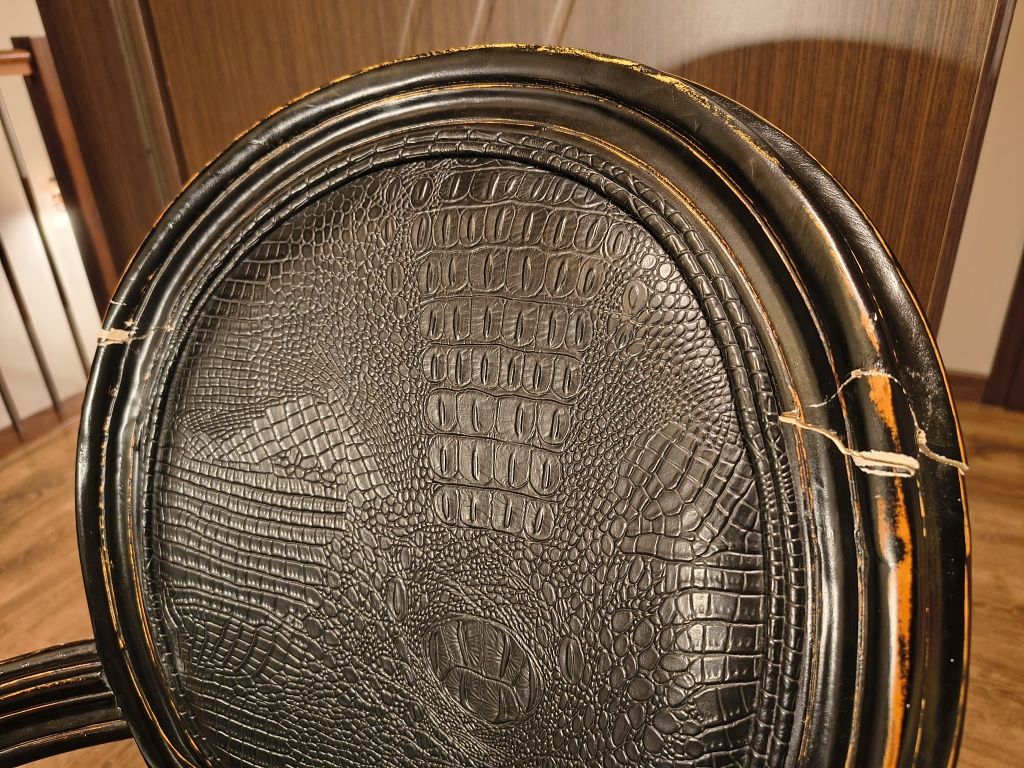 Stylowe krzesło art deco, czarne, eko skóra do renowacji