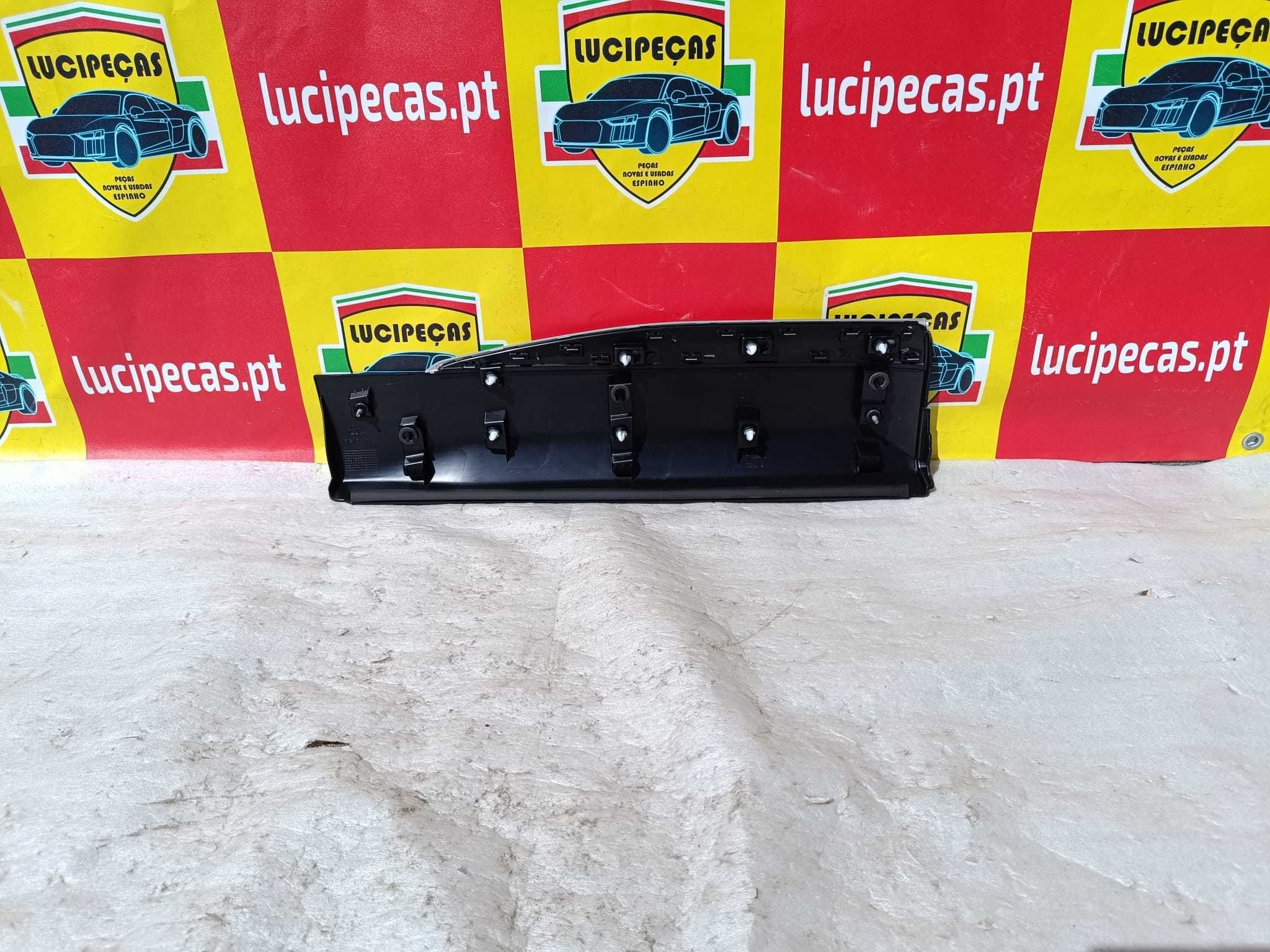 Friso Porta Trás Esq PEUGEOT 2008 II 19-