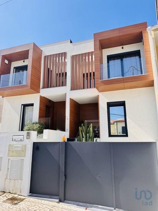 Casa / Villa T3 em Laranjeiro e Feijó de 130,00 m2