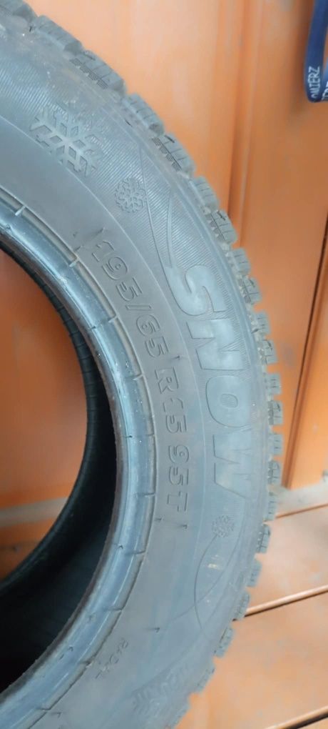 Opony zimowe  195/65R15 95T   rok2024