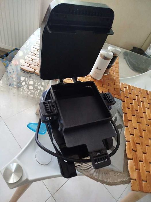 Urządzenie do robienia ciepłych kanapek tostów z jajkiem sandwich