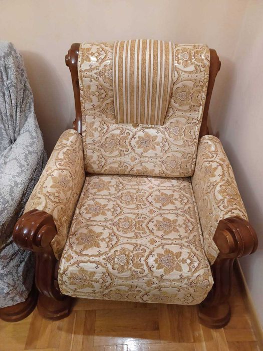 Диван з натурального дерева