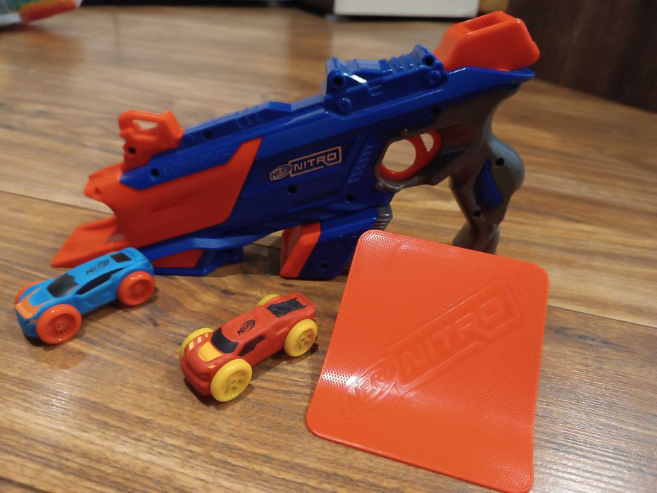 Nerf wyrzutnia samochodów