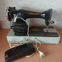 Швейна машинка стара