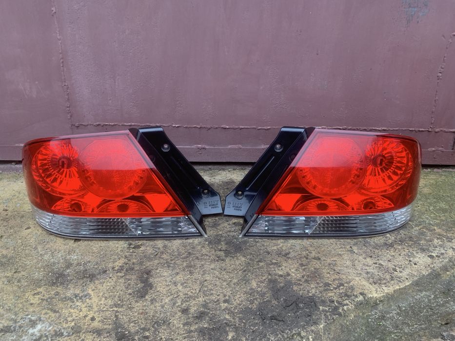 Задні фонарі лансер 9