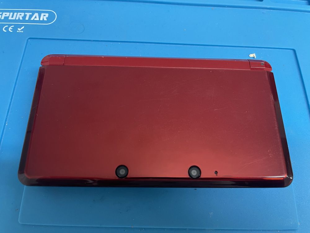 Nintendo 3DS com carregador