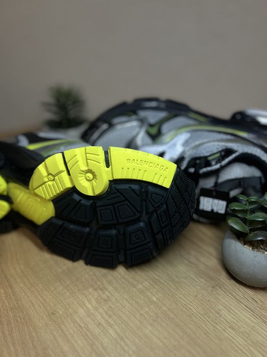 Кросівки Balenciaga Runner2, 43  multicolour