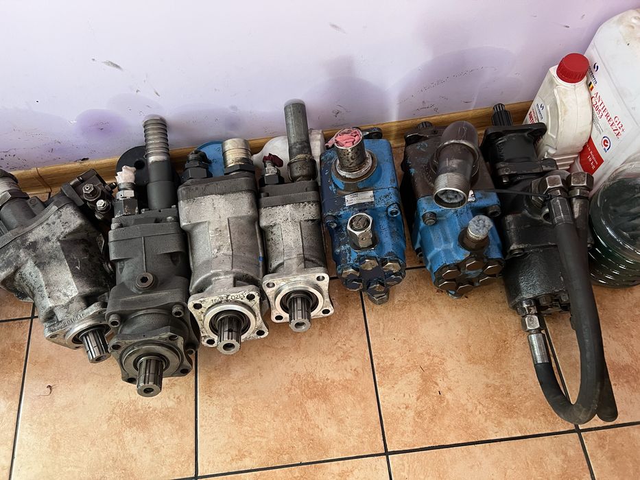 Аксіально-поршневі насоси