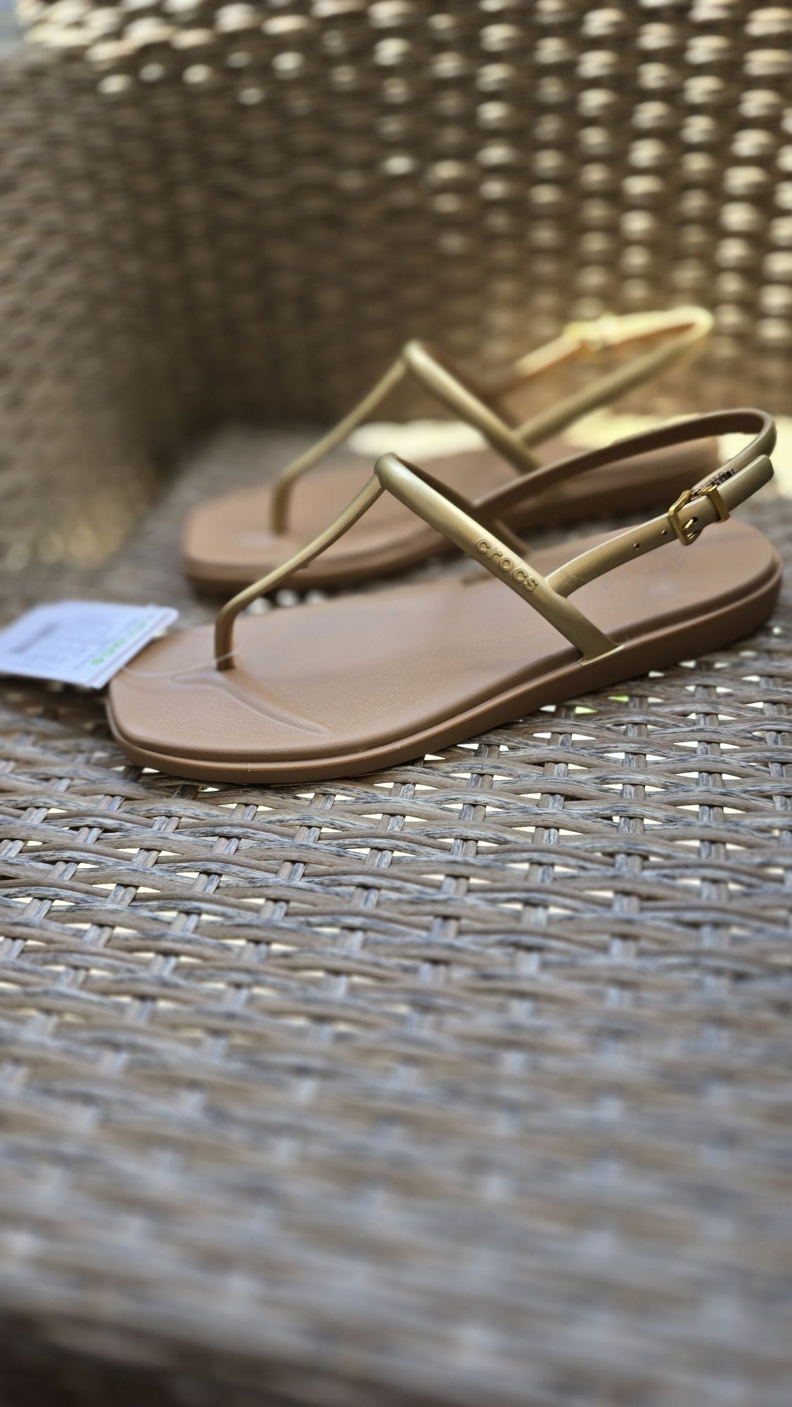Босоніжки жіночі Crocs Miami Thong Sandals