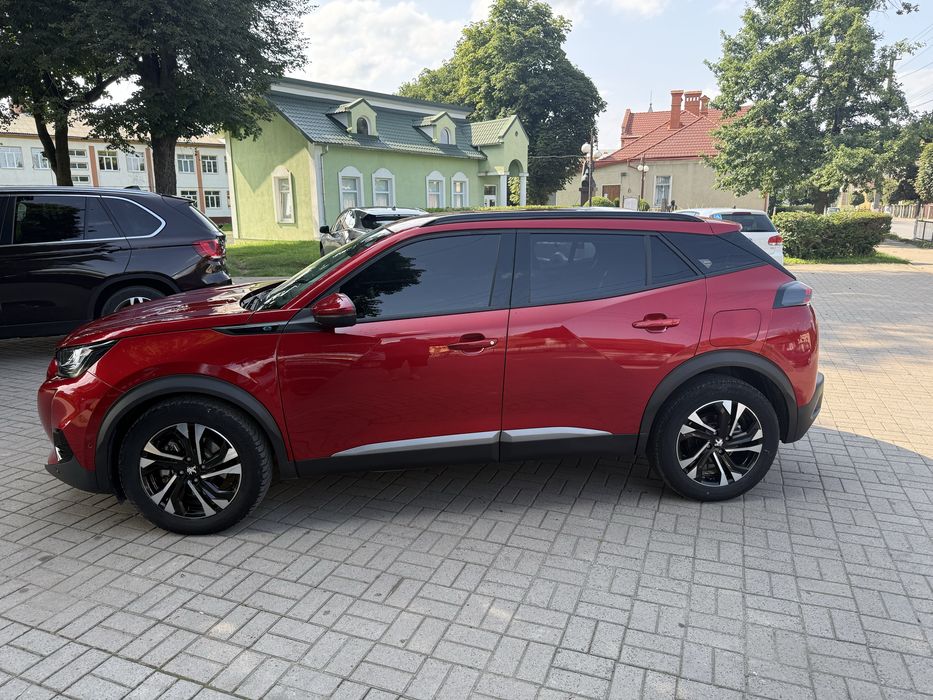 Peugeot E2008 Електро 300 км