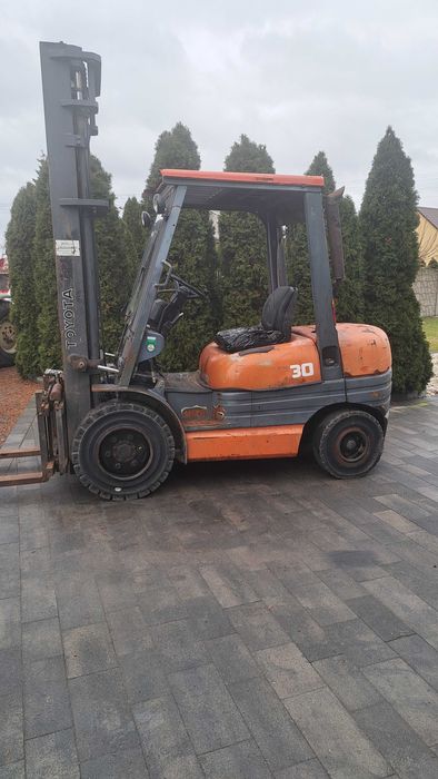 wózek widłowy toyota diesel automat 3t  6FDF30