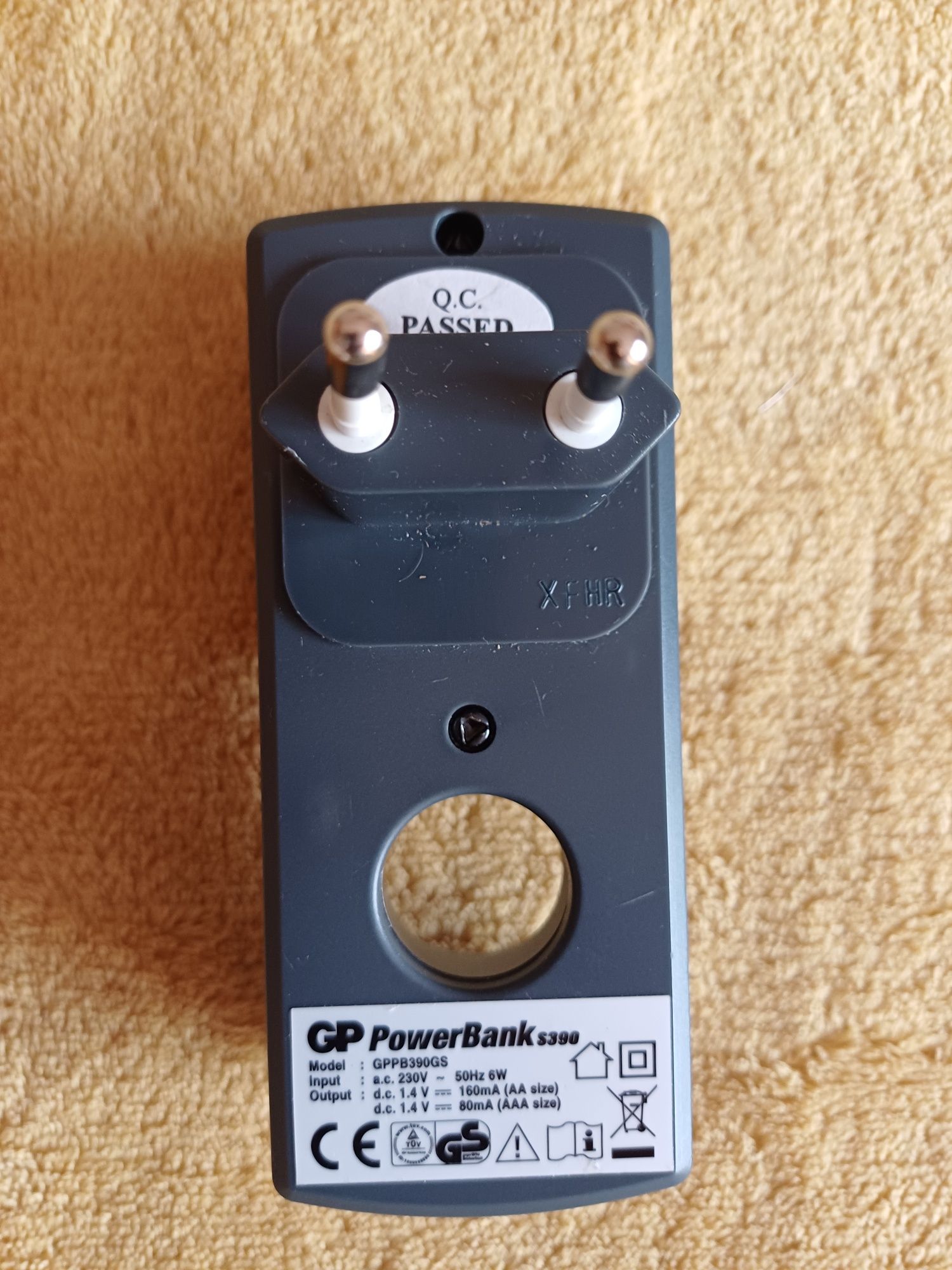 Ładowarka do akumulatorów.  GP PowerBank.