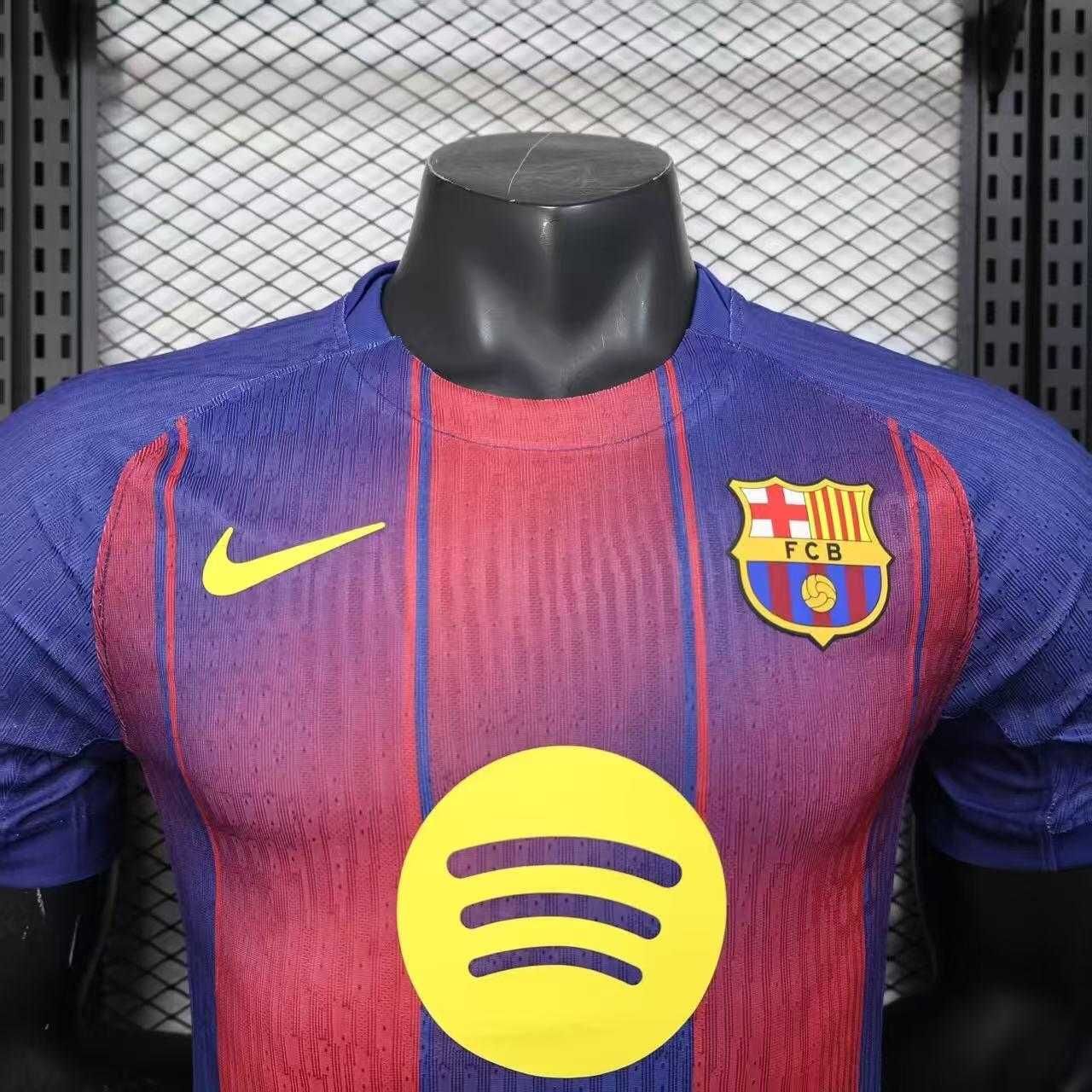 Koszulka gospodarza Barcelony na sezon 25/26 R.XL