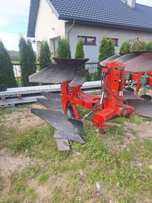 Gregoire Besson 3 pług obrotowy kverneland 3 4 5