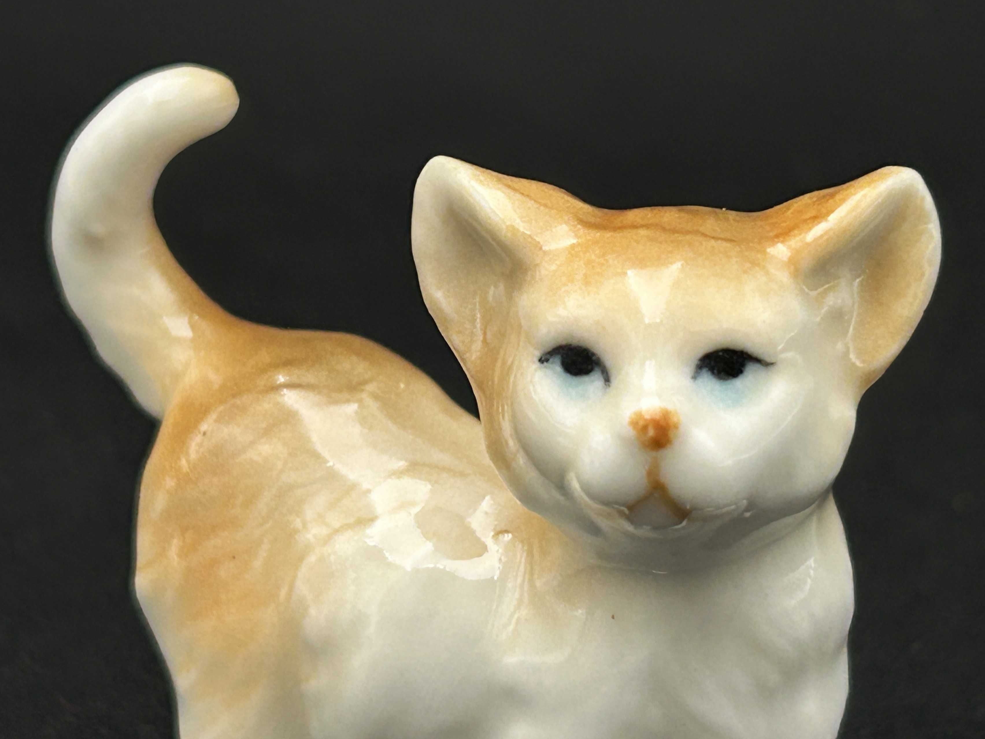 Figurka porcelanowa:” Kot- Kotek”