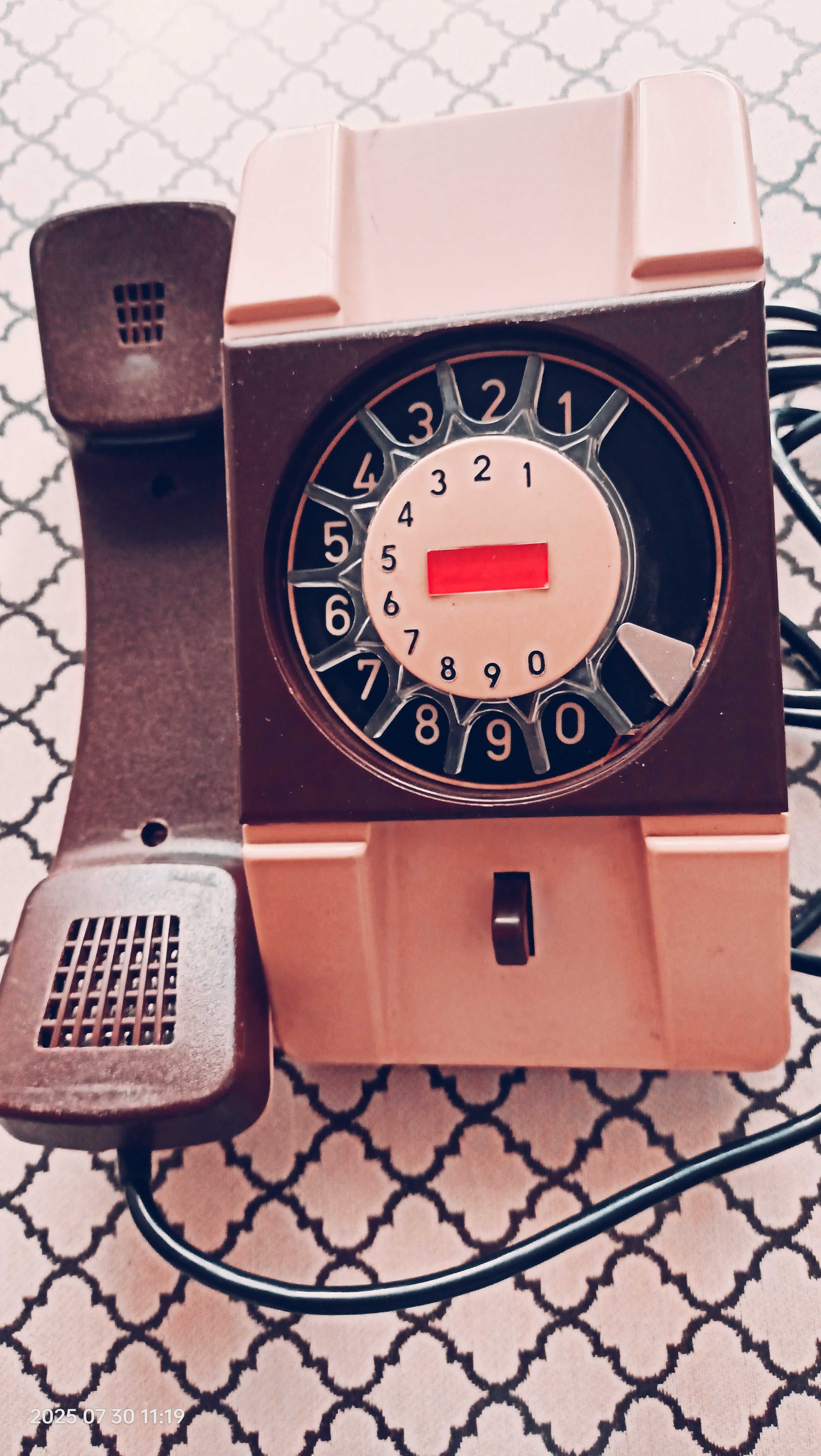 Telefon analogowy RWT Bratek – retro klasyk PRL