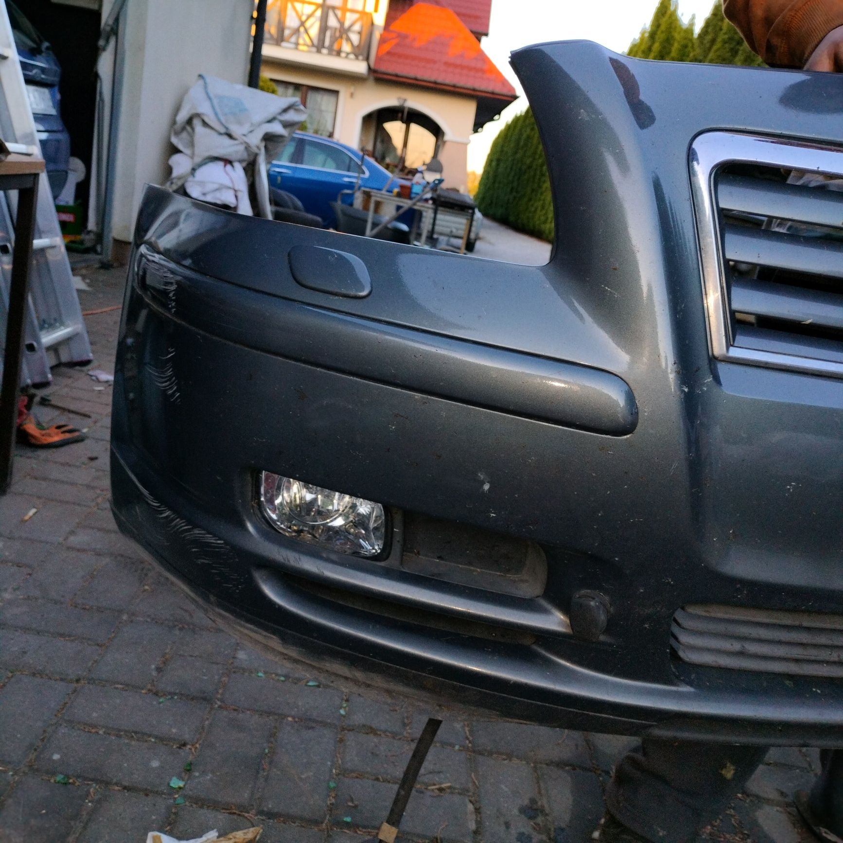 Avensis t25 zderzak przód spryskiwacze