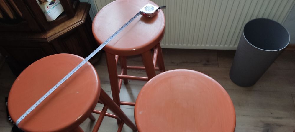 Taborety wysokie trzy sztuki