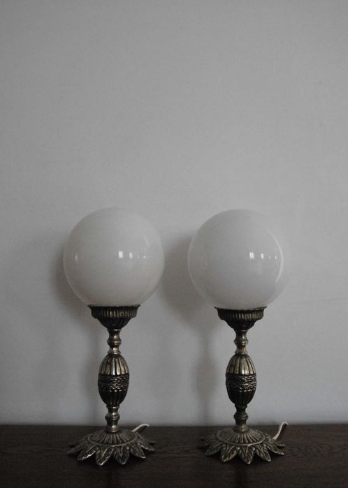 Candeeiros de pé vintage com globo de vidro