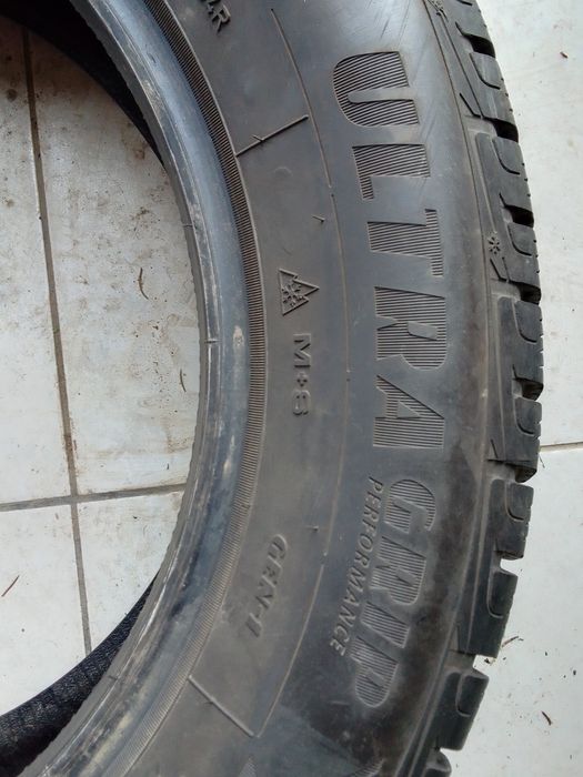 Opona zimowa 215/65r17 GOODYEAR 2019r 6mm