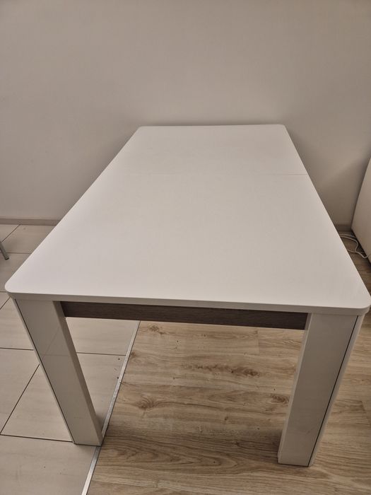 Stół rozkładany biały