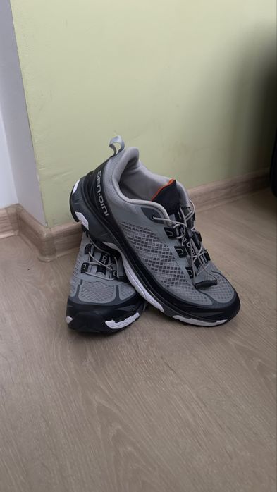 Кросівки красовки 43 р