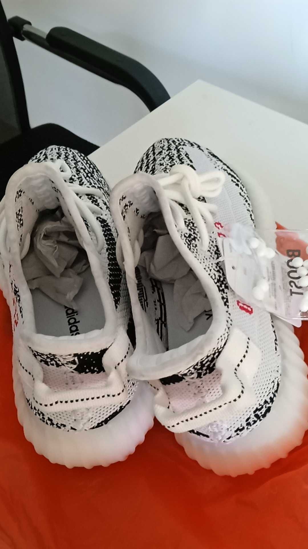 adidas Yeezy Boost 350 V2 Zebra EU43