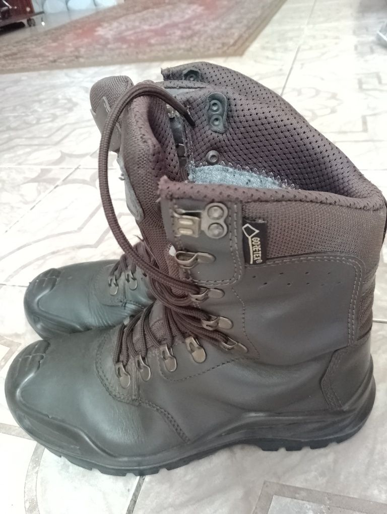 Продам берци 39р